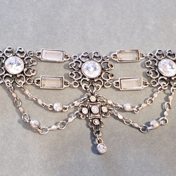 Elegant Silver Women's Necklace - Picture 3 of 7